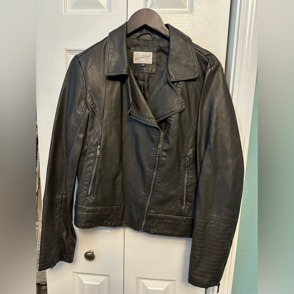 Universal thread black jacket, size L